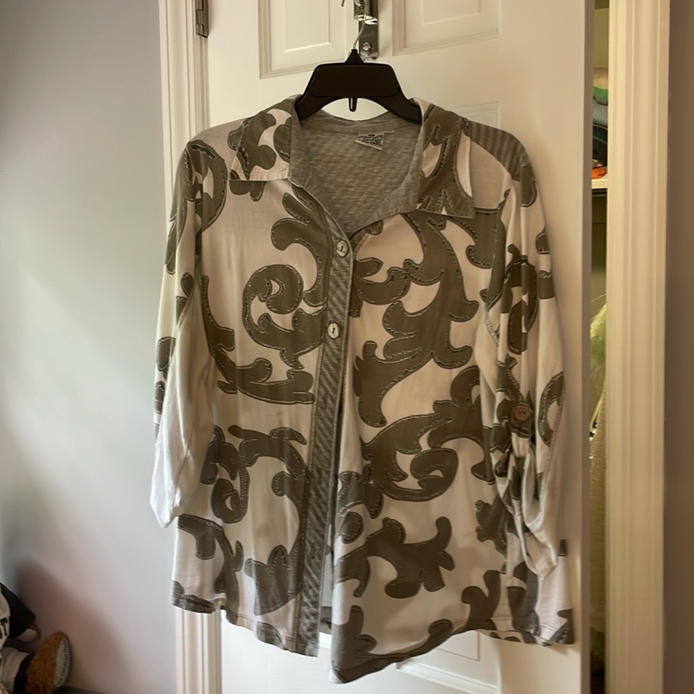 *3/$25 Parsley & Sage Cream and Olive Green Printed Button-Up Top